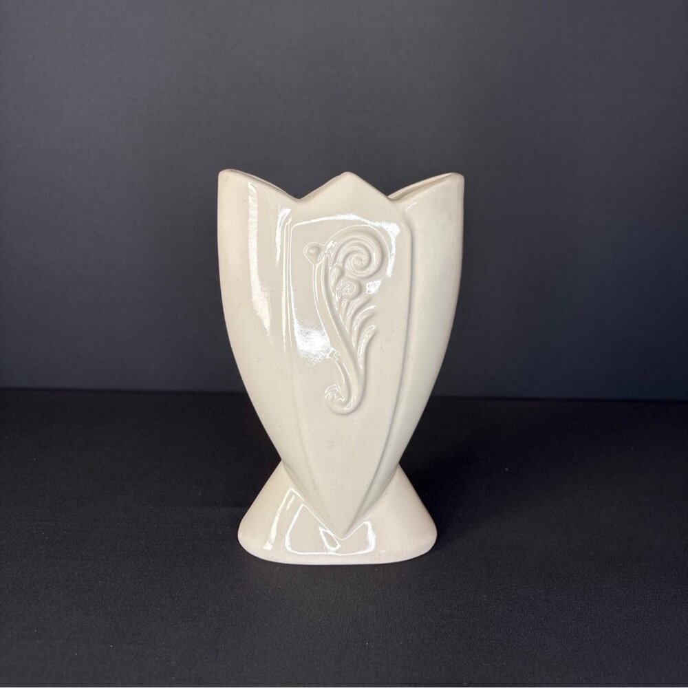 Vintage Fredericksburg Art Deco Pottery Glossy Vase Tulip FiddleHead Fern Motif - Picture 5 of 16